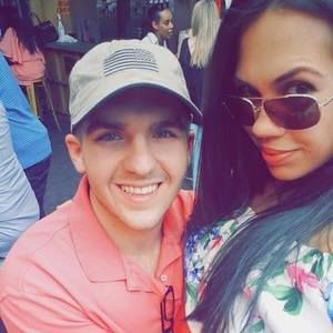 Meet your Posher, Dustin